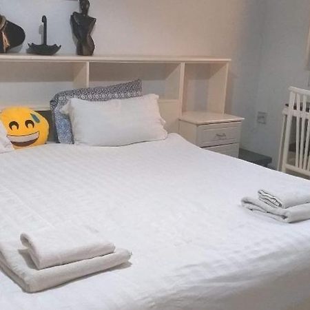 Private Room In Wonderful Sea View Apartment St. Paul's Bay Pokoj fotografie